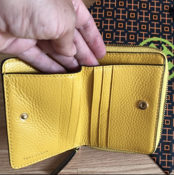 Tory Burch mini wallet - Picture 3 of 4
